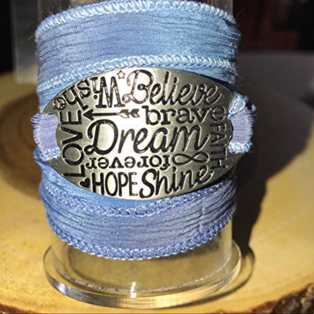 🎉 NEW 🎉 Periwinkle Silk Handmade Wrap Bracelet